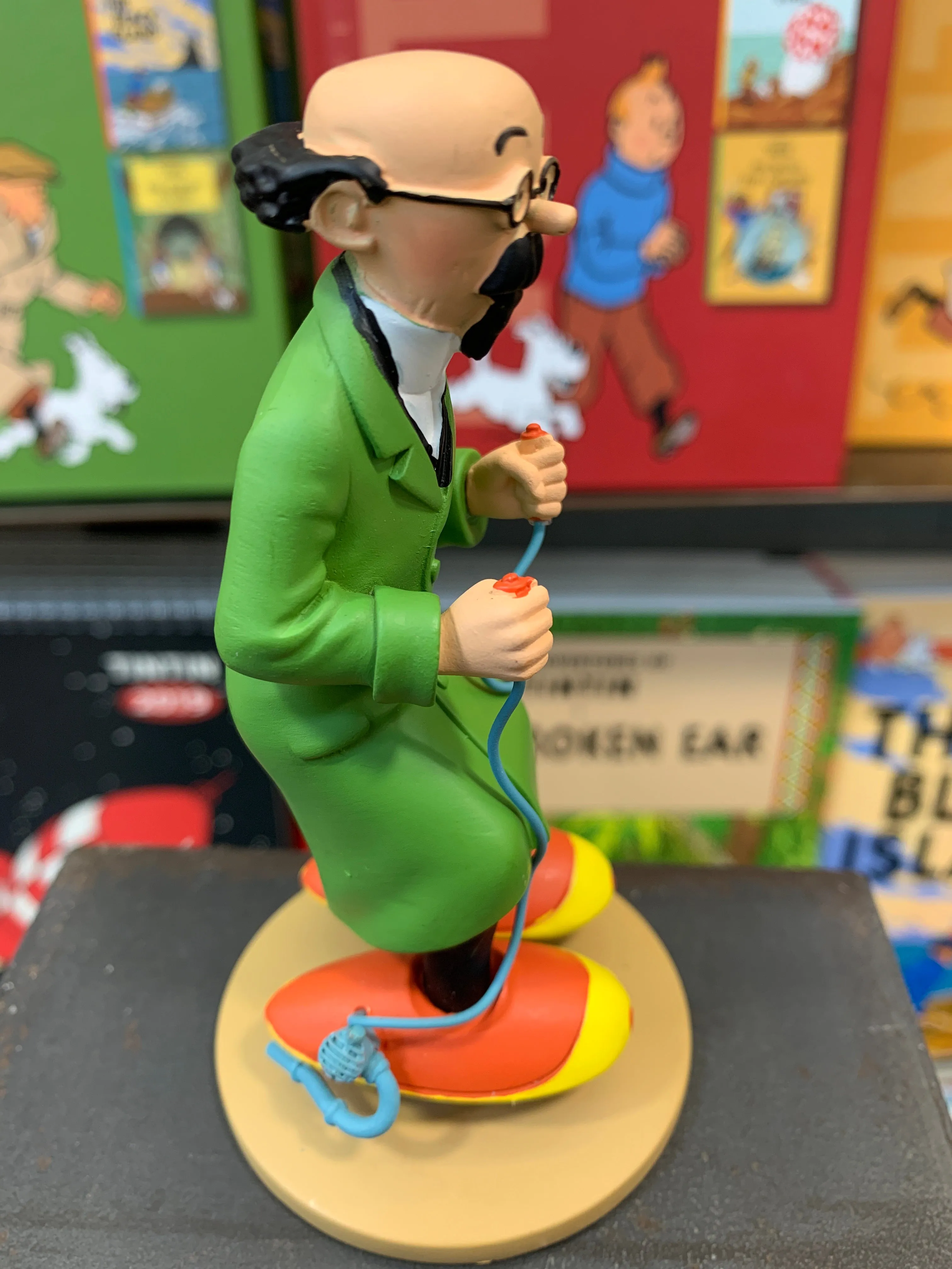 Professor Calculus With Motorized Skates Resin Figure  Ref: 42197